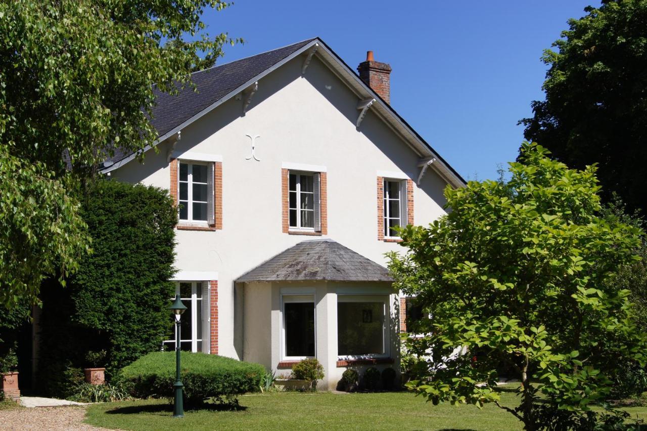 L'Atelier Du Chateau Saint-Ay 外观 照片
